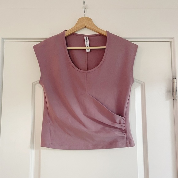 Athleta Bayview Tee Flora Mauve - S - Picture 3 of 6